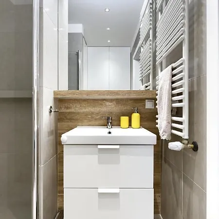 Centre Modern Free Parking